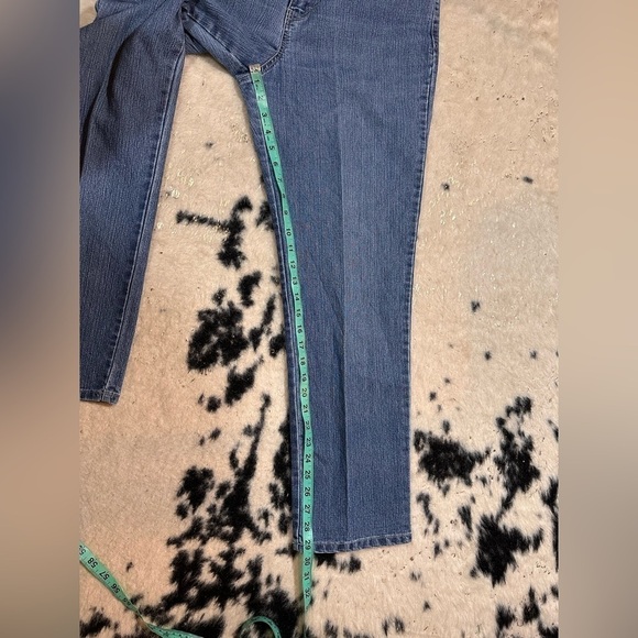 Gloria Vanderbilt Women’s Medium Wash Amanda Stretch Denim Jeans Size - Picture 7 of 7